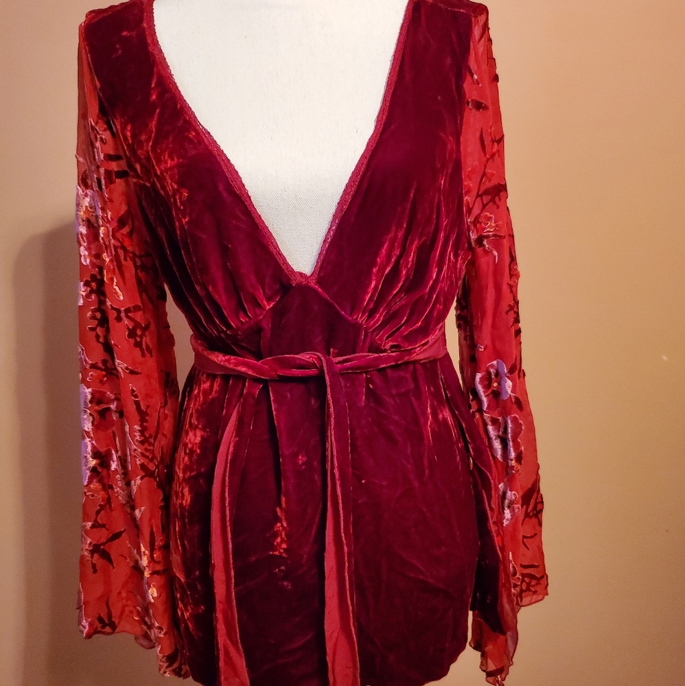 Neiman Marcus red velvet top L $229